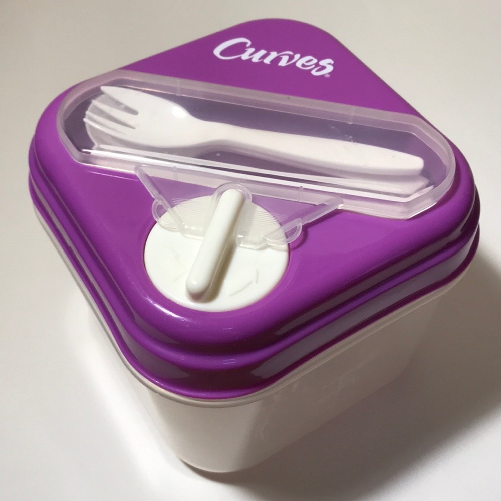 Curves to go food container